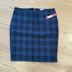 Blue tartan pencil skirt.